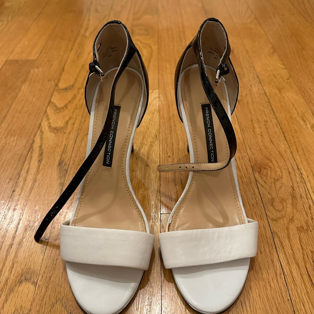 French Connection Women's Black and White Sandals